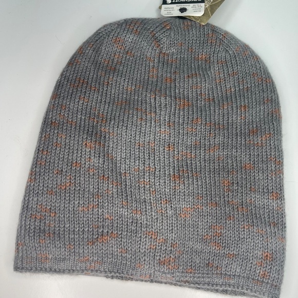 Women’s Gray Ribbed Knit Carhartt Beanie NWT - Picture 3 of 4